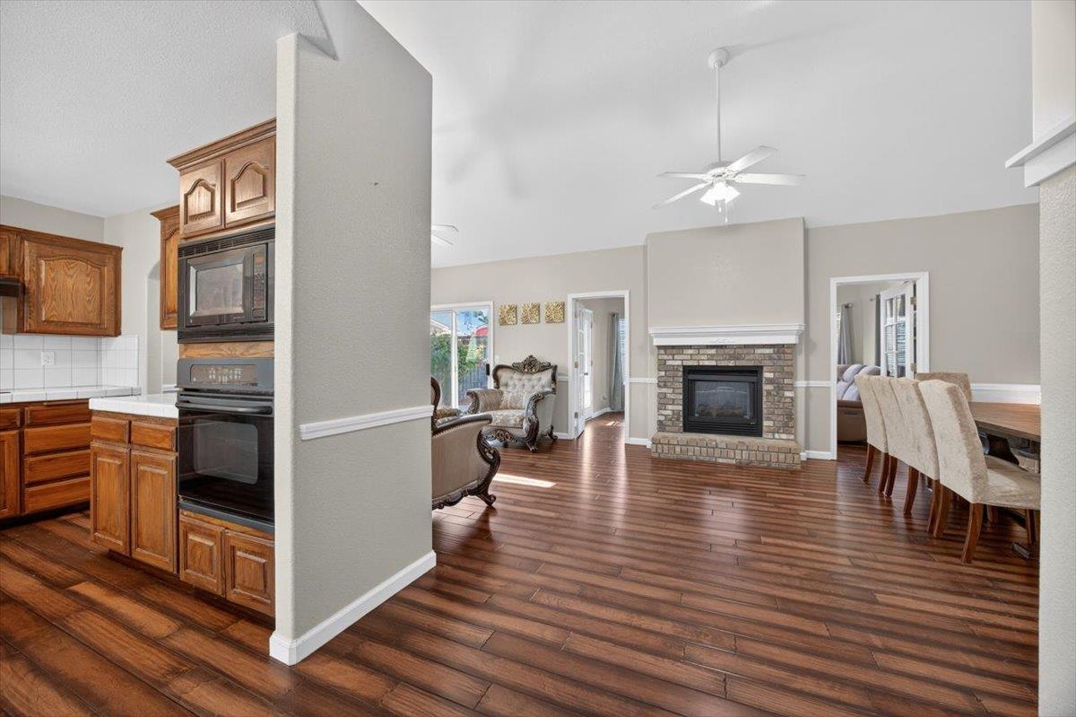 4122 W Fender Ave, Fresno, CA 93722