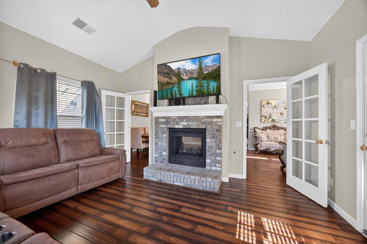 4122 W Fender Ave, Fresno, CA 93722
