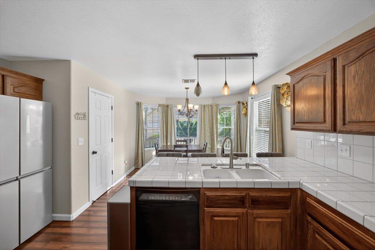 4122 W Fender Ave, Fresno, CA 93722