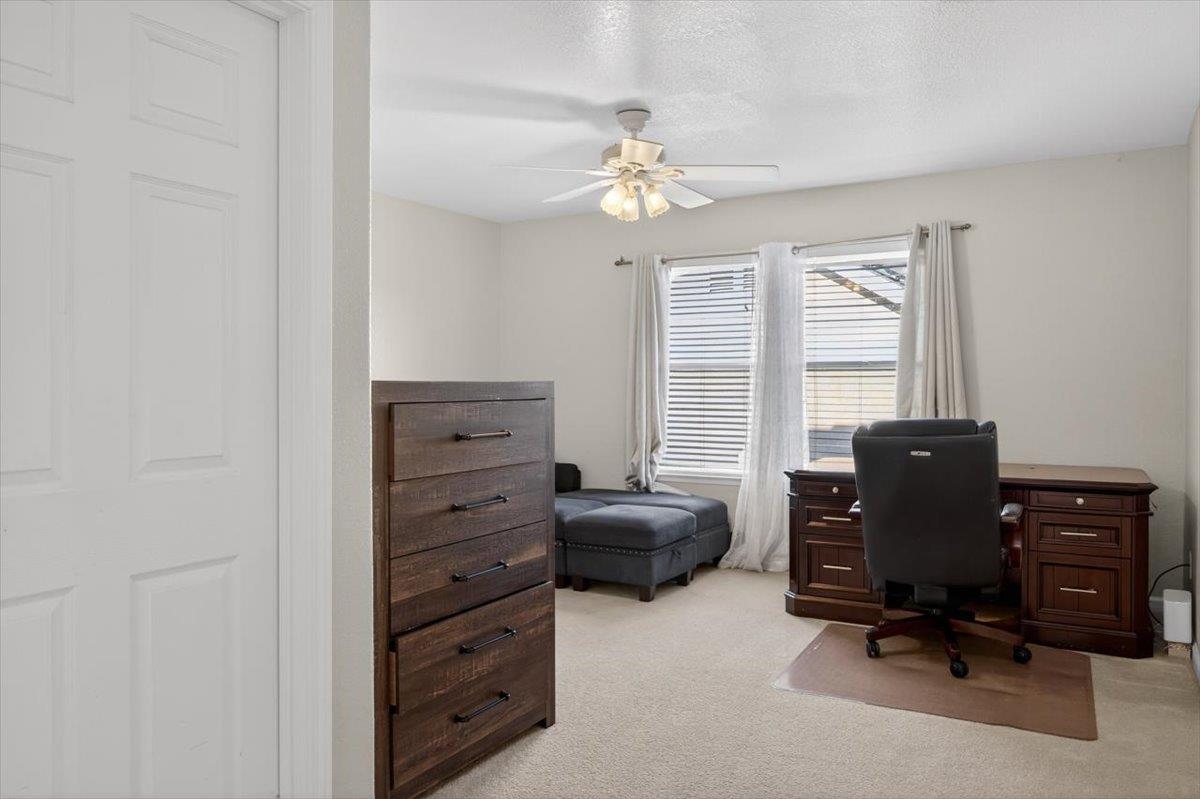 4122 W Fender Ave, Fresno, CA 93722
