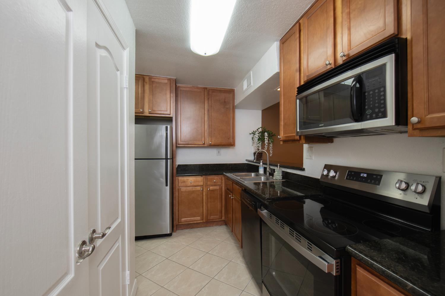 7166 N Fruit Ave #177, Fresno, CA 93711
