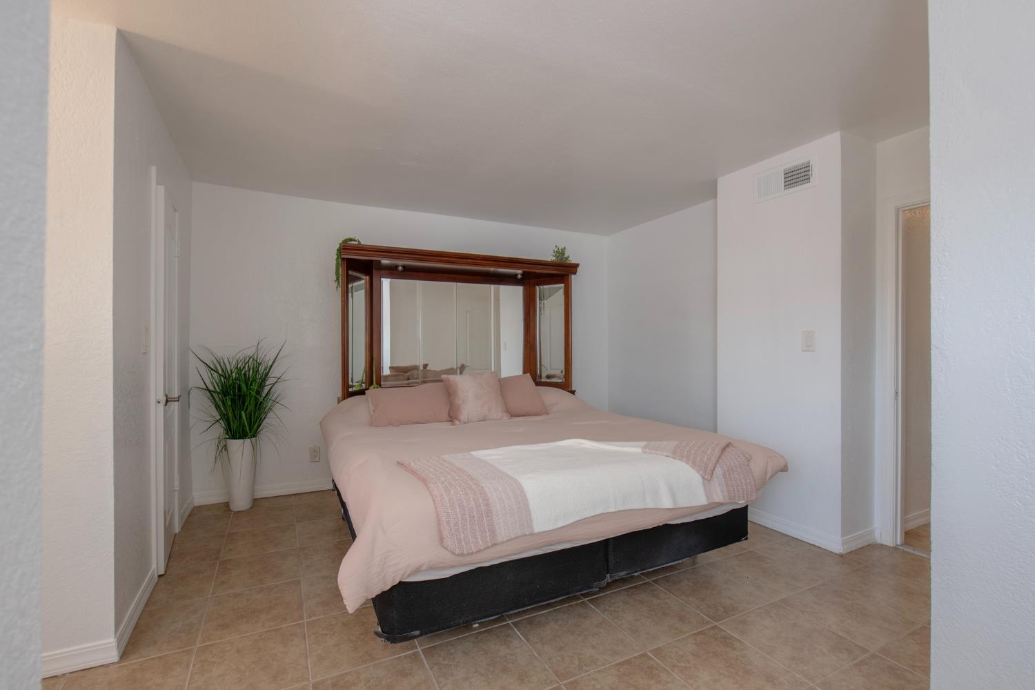 7166 N Fruit Ave #177, Fresno, CA 93711