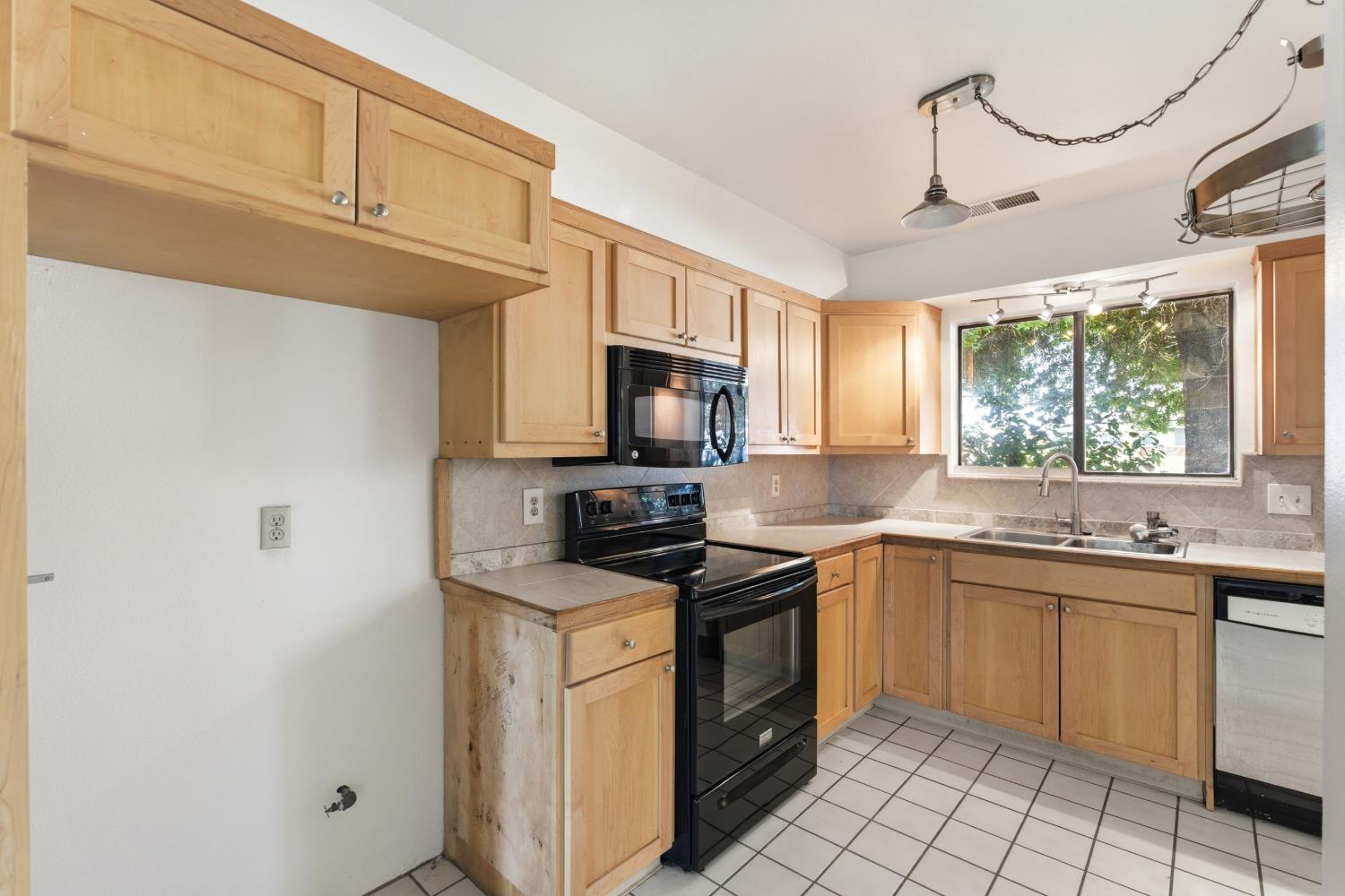 36358 Orange Grove Ave, Madera, CA 93636