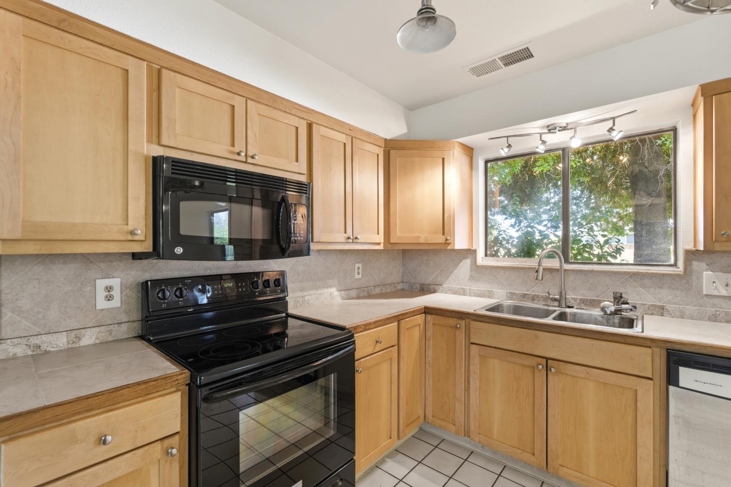 36358 Orange Grove Ave, Madera, CA 93636