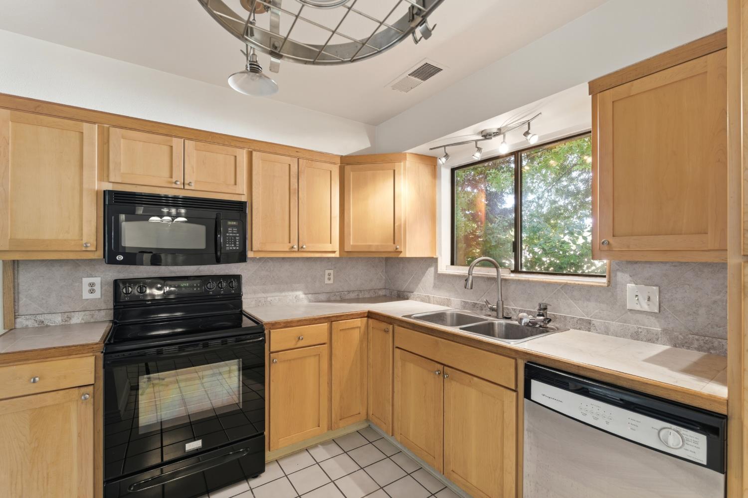 36358 Orange Grove Ave, Madera, CA 93636