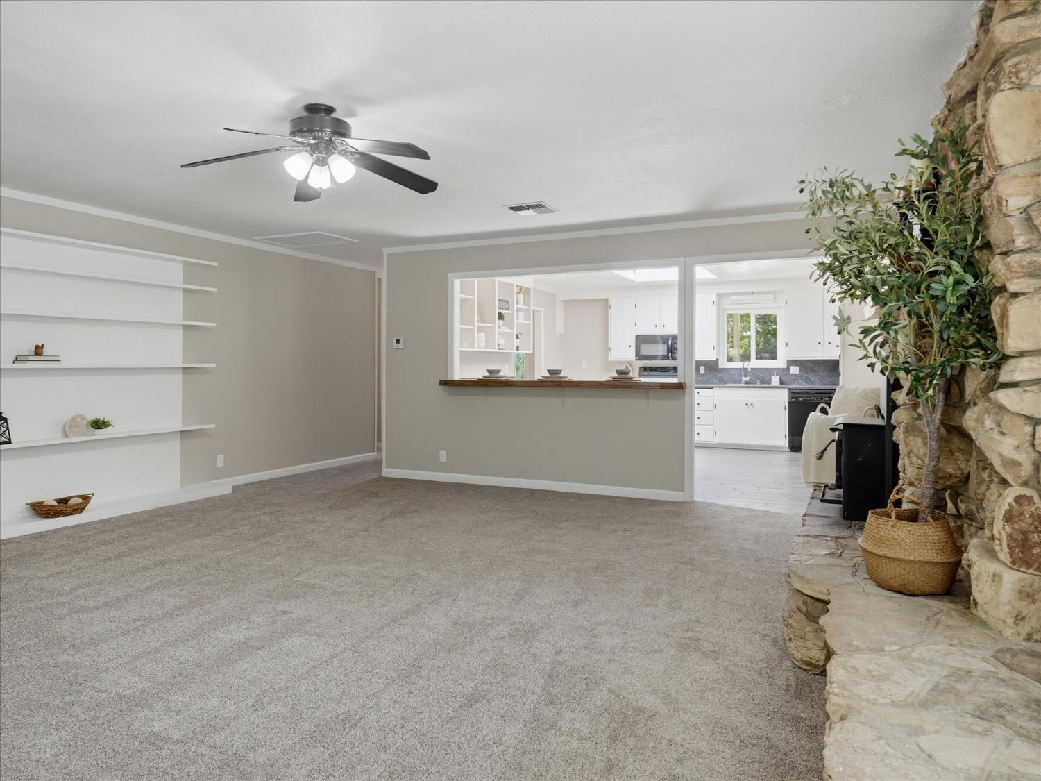 49020 Manzanita Rd, Oakhurst, CA 93644