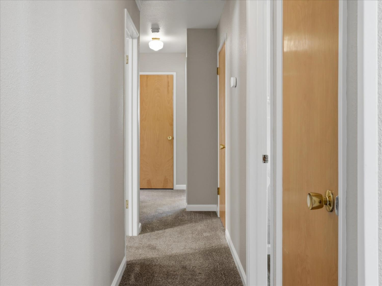49020 Manzanita Rd, Oakhurst, CA 93644