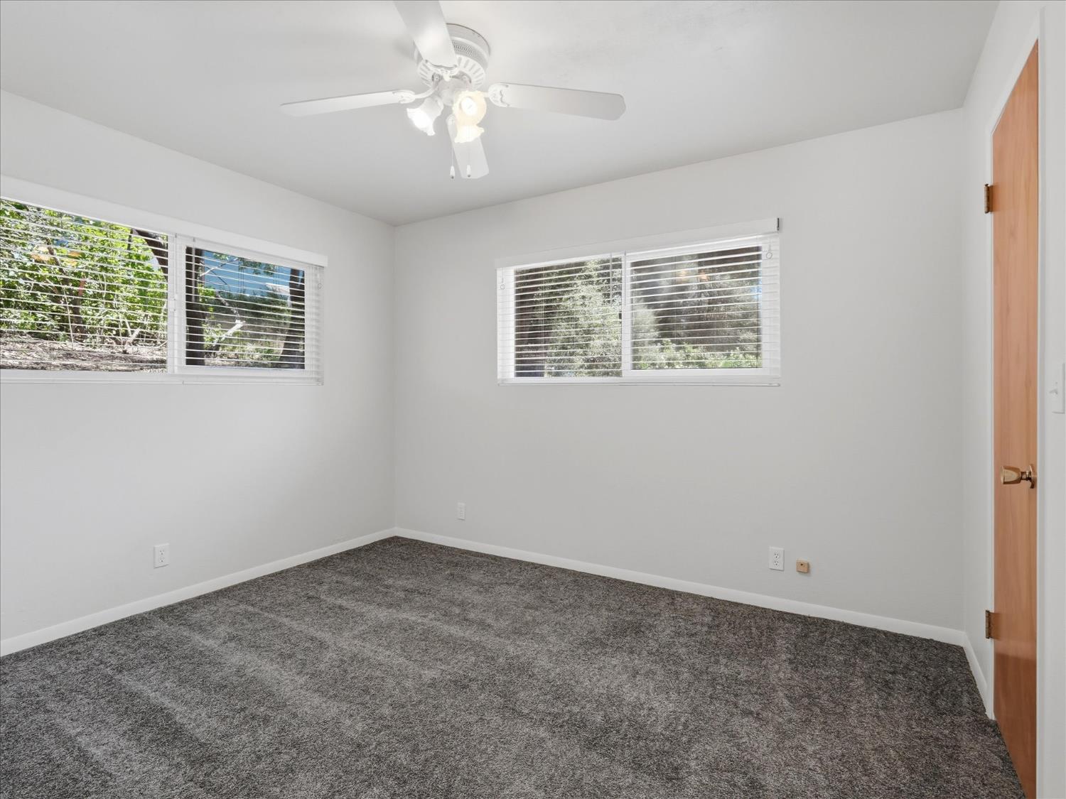 49020 Manzanita Rd, Oakhurst, CA 93644