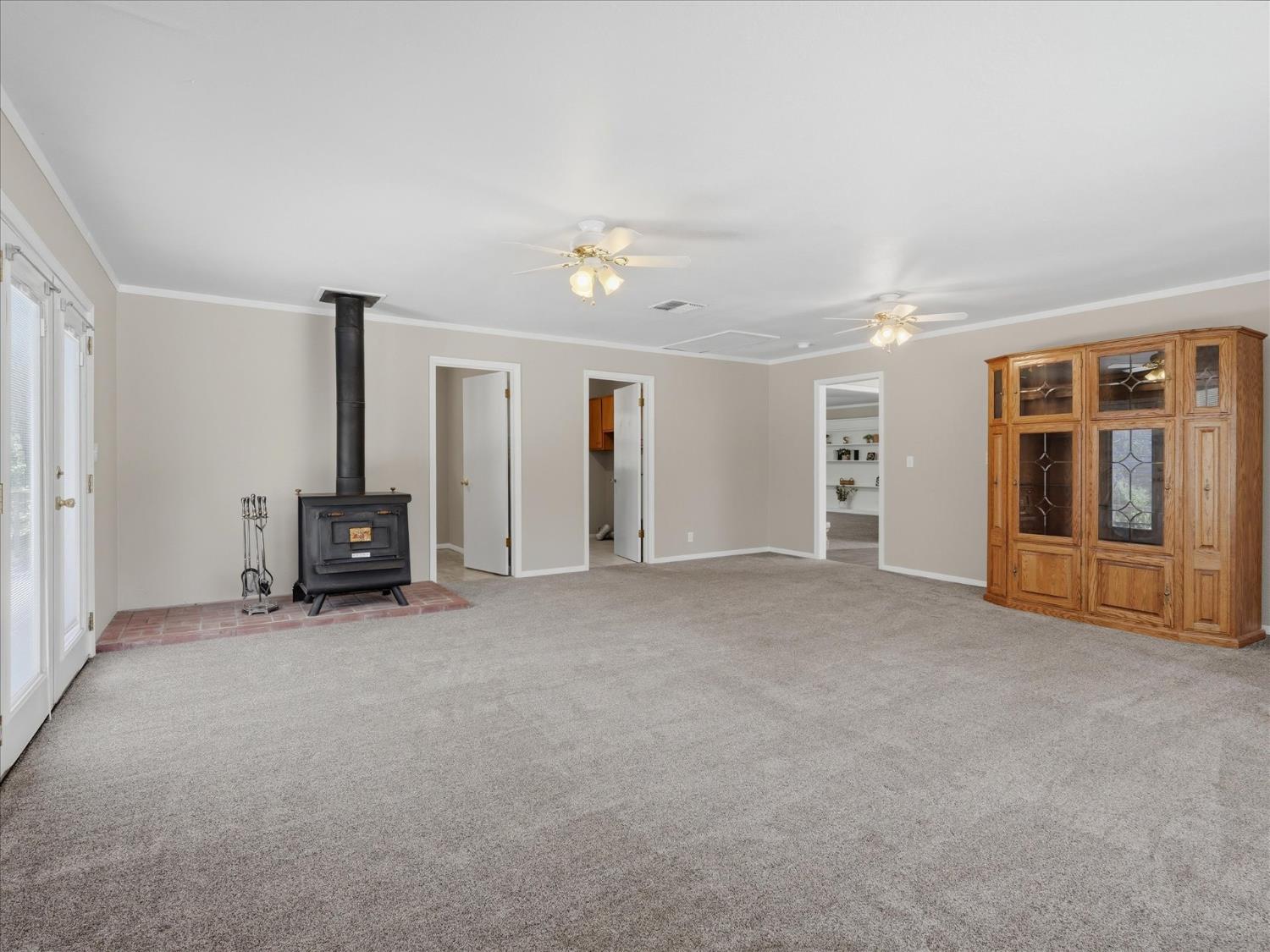 49020 Manzanita Rd, Oakhurst, CA 93644