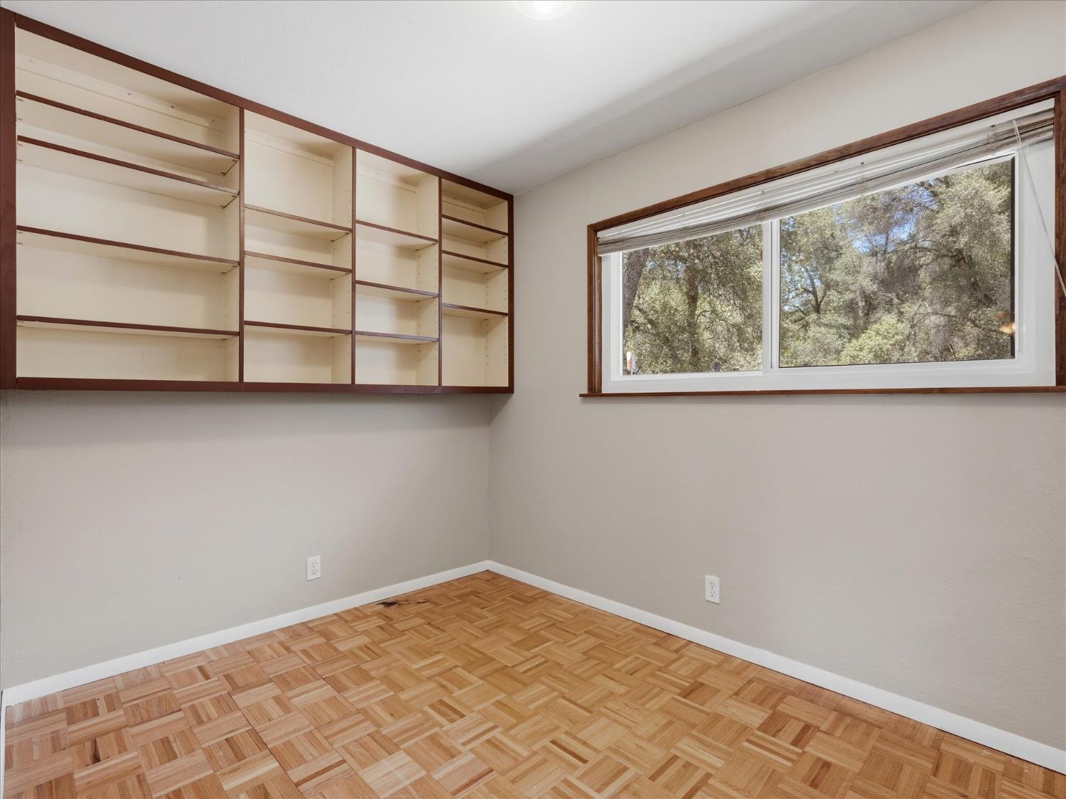49020 Manzanita Rd, Oakhurst, CA 93644