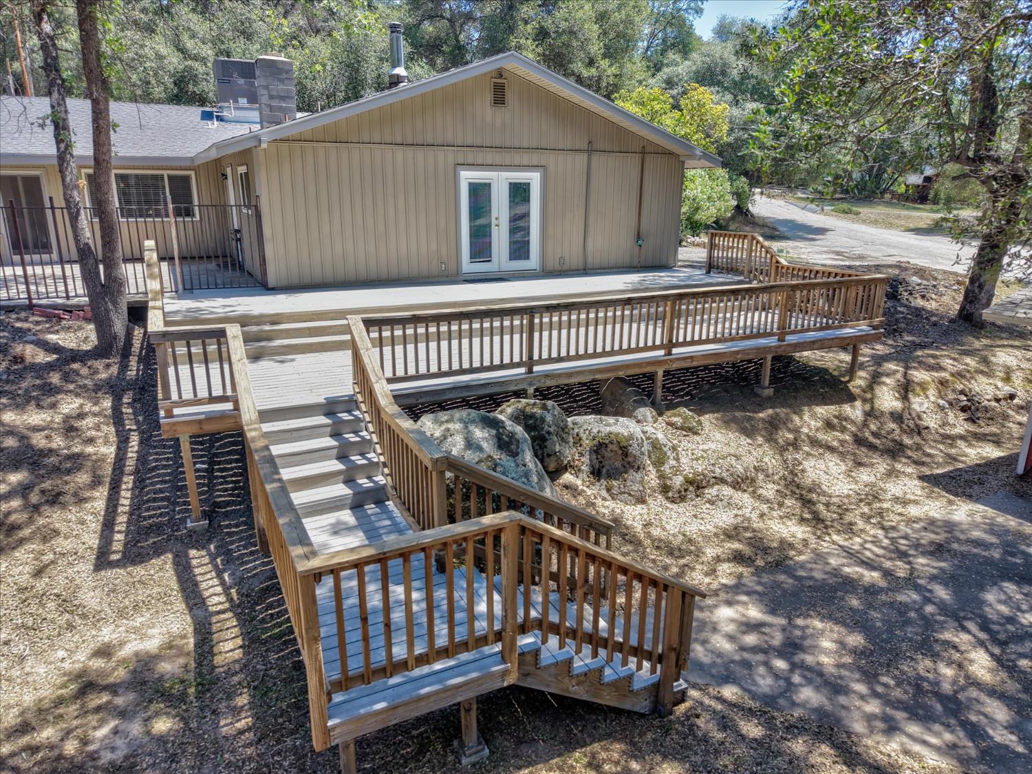 49020 Manzanita Rd, Oakhurst, CA 93644