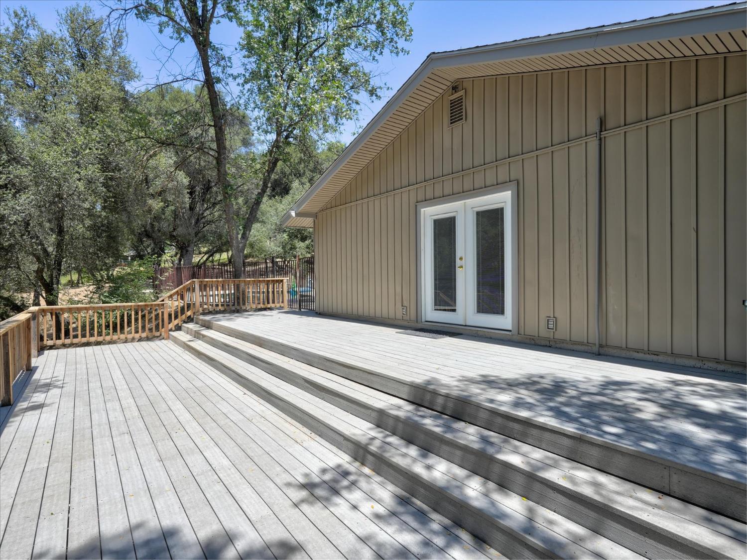 49020 Manzanita Rd, Oakhurst, CA 93644