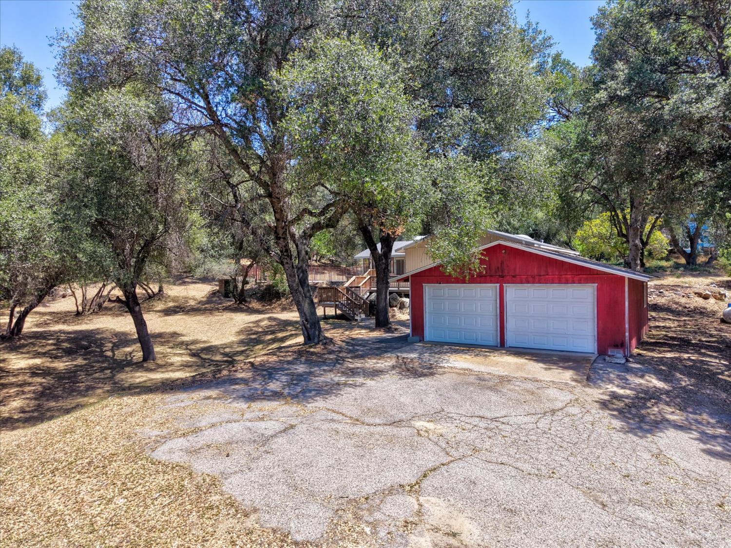49020 Manzanita Rd, Oakhurst, CA 93644