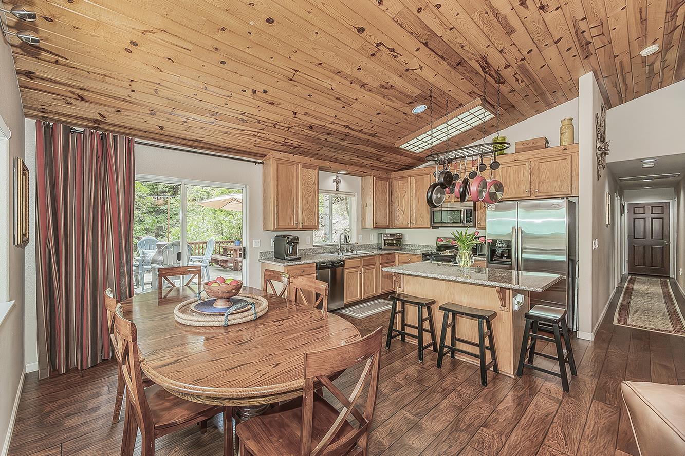 40975 Cold Springs Ln, Shaver Lake, CA 93664