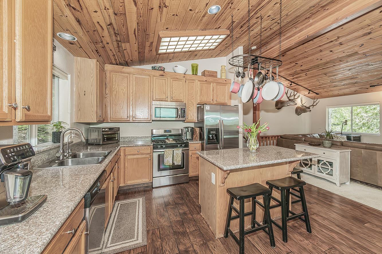 40975 Cold Springs Ln, Shaver Lake, CA 93664