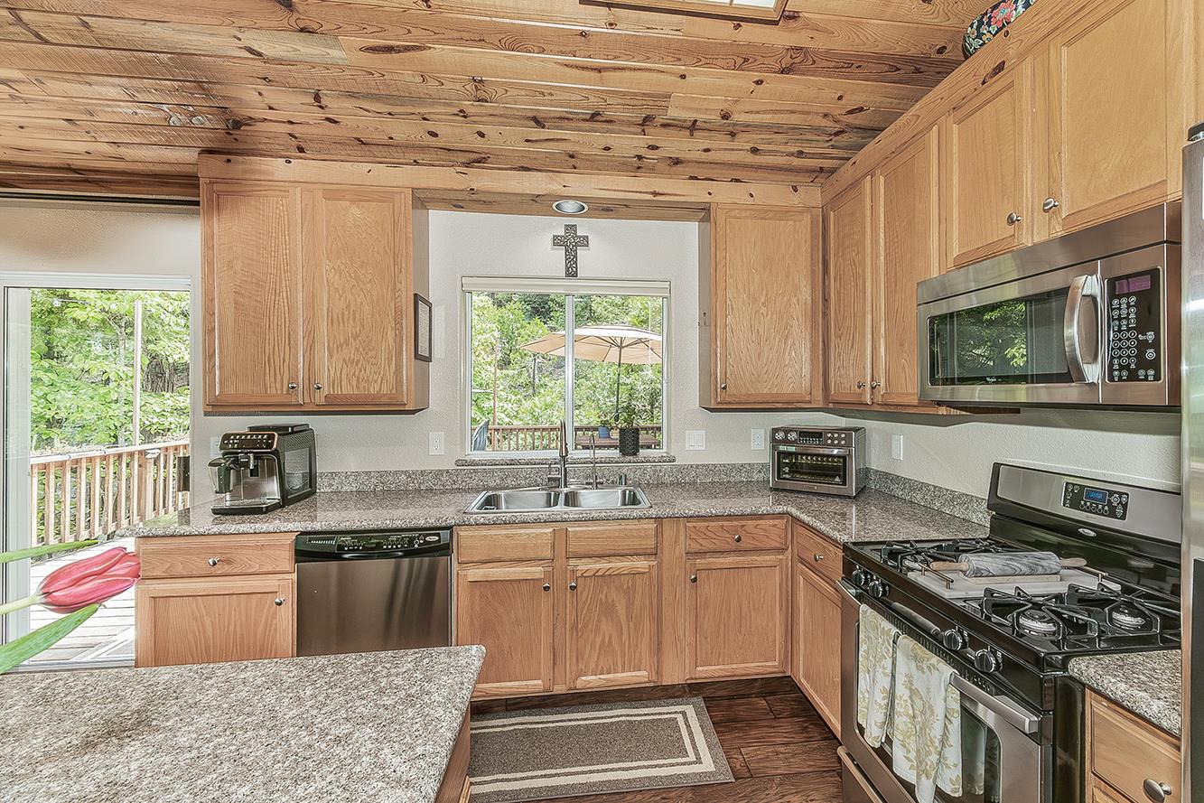 40975 Cold Springs Ln, Shaver Lake, CA 93664