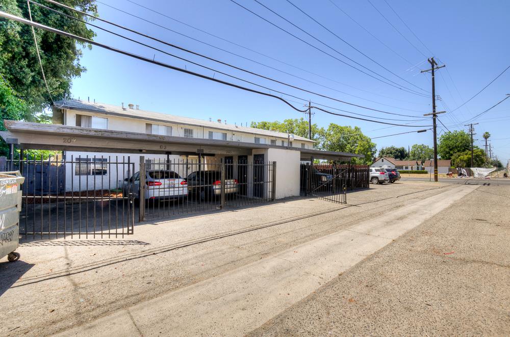 446 N Maple Ave, Fresno, CA 93702