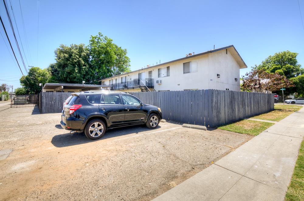 446 N Maple Ave, Fresno, CA 93702