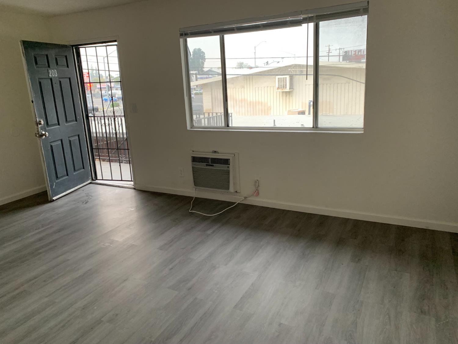 446 N Maple Ave, Fresno, CA 93702