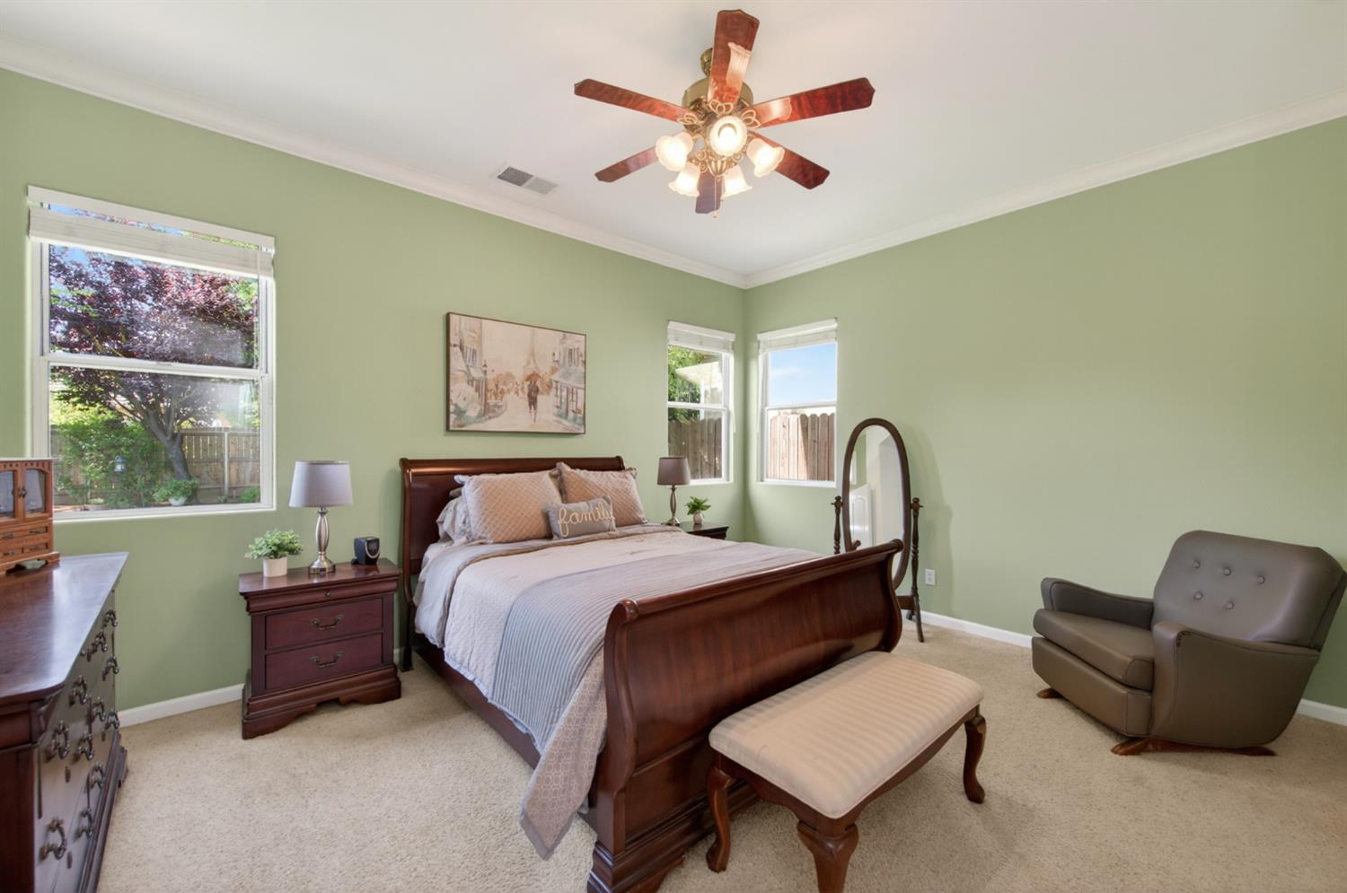 2644 Bellaire Ave, Clovis, CA 93611