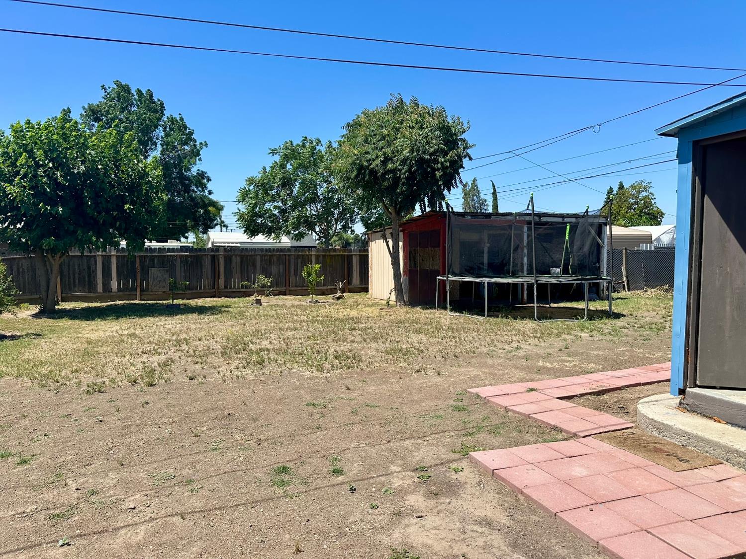 440 S 13th St, Chowchilla, CA 93610