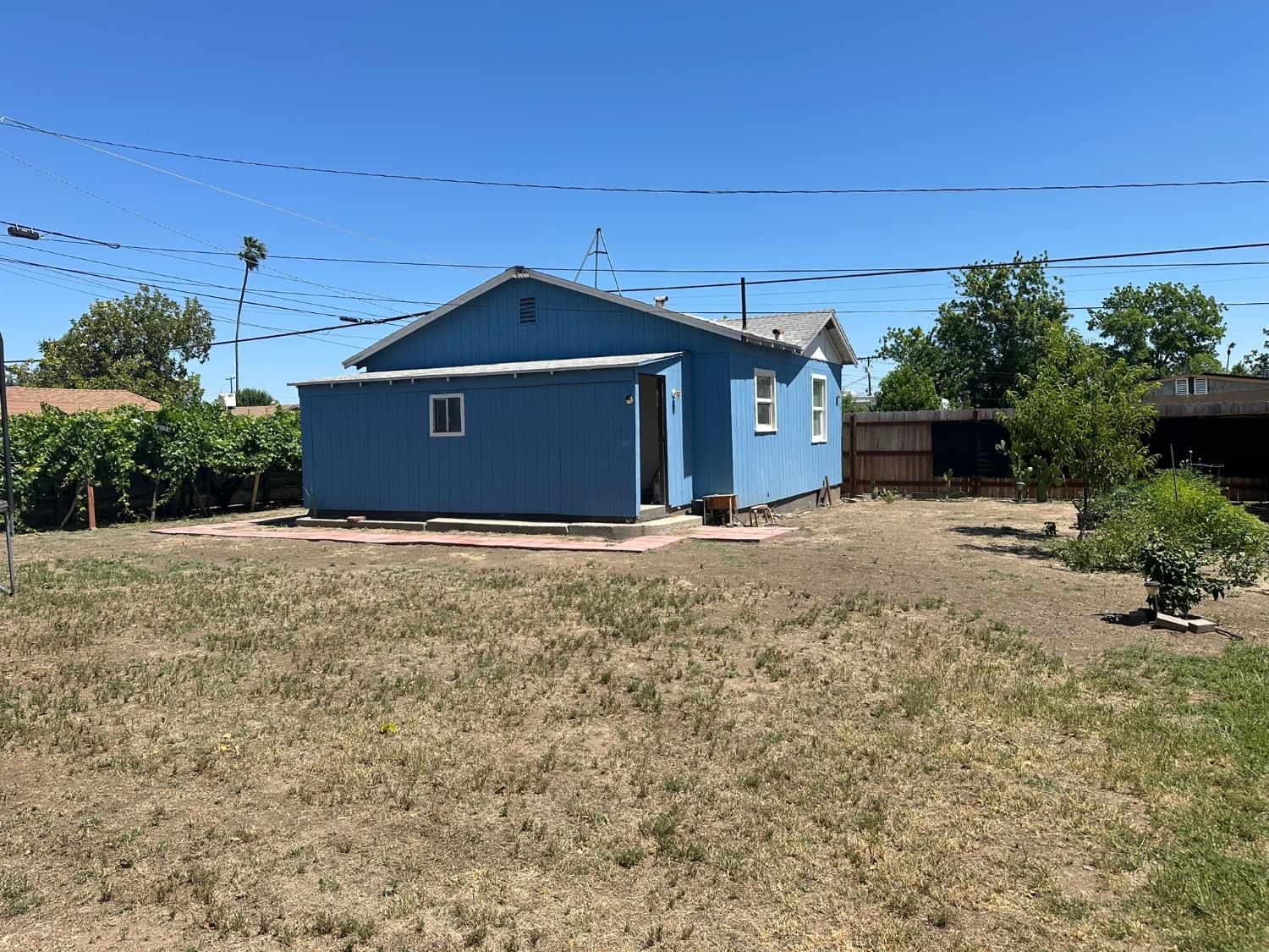 440 S 13th St, Chowchilla, CA 93610