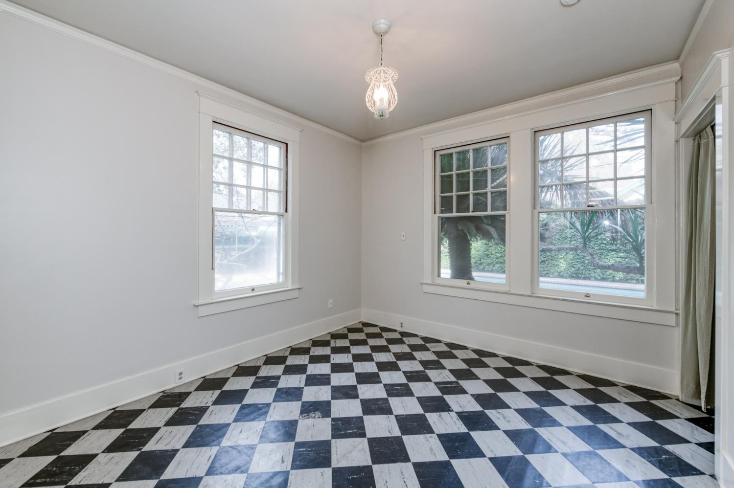 605 E Home Ave, Fresno, CA 93728