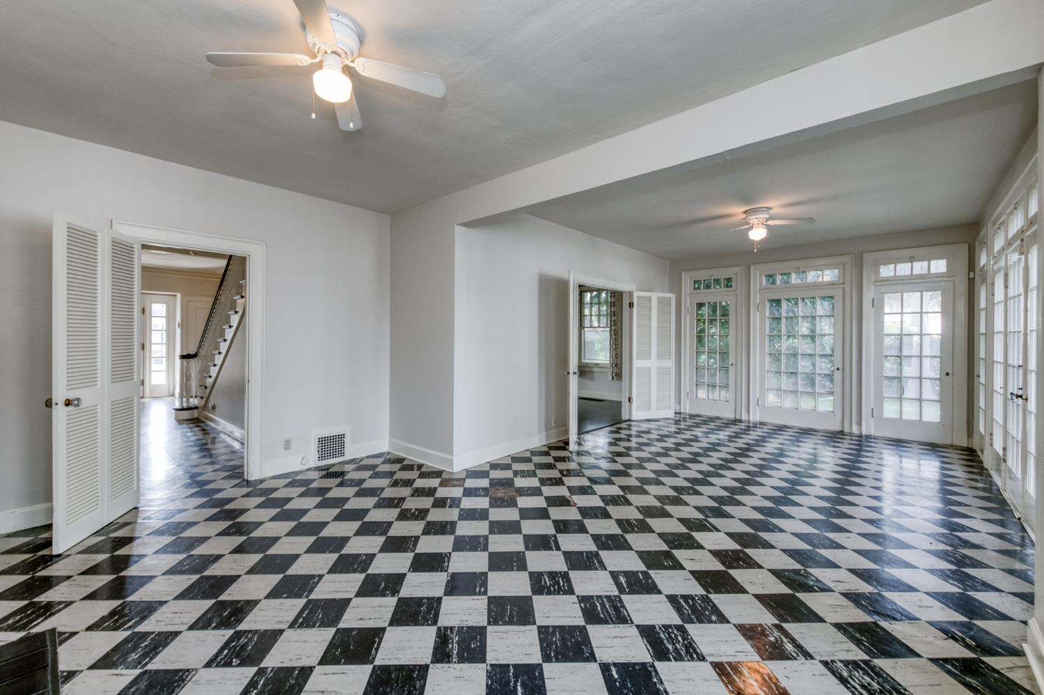 605 E Home Ave, Fresno, CA 93728