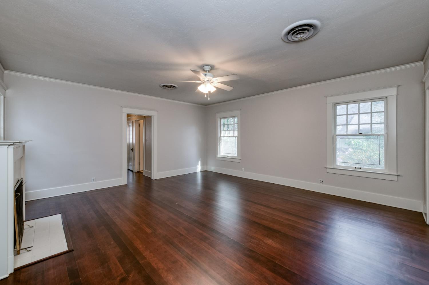 605 E Home Ave, Fresno, CA 93728