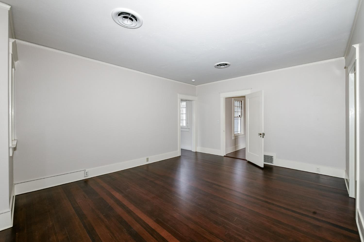 605 E Home Ave, Fresno, CA 93728
