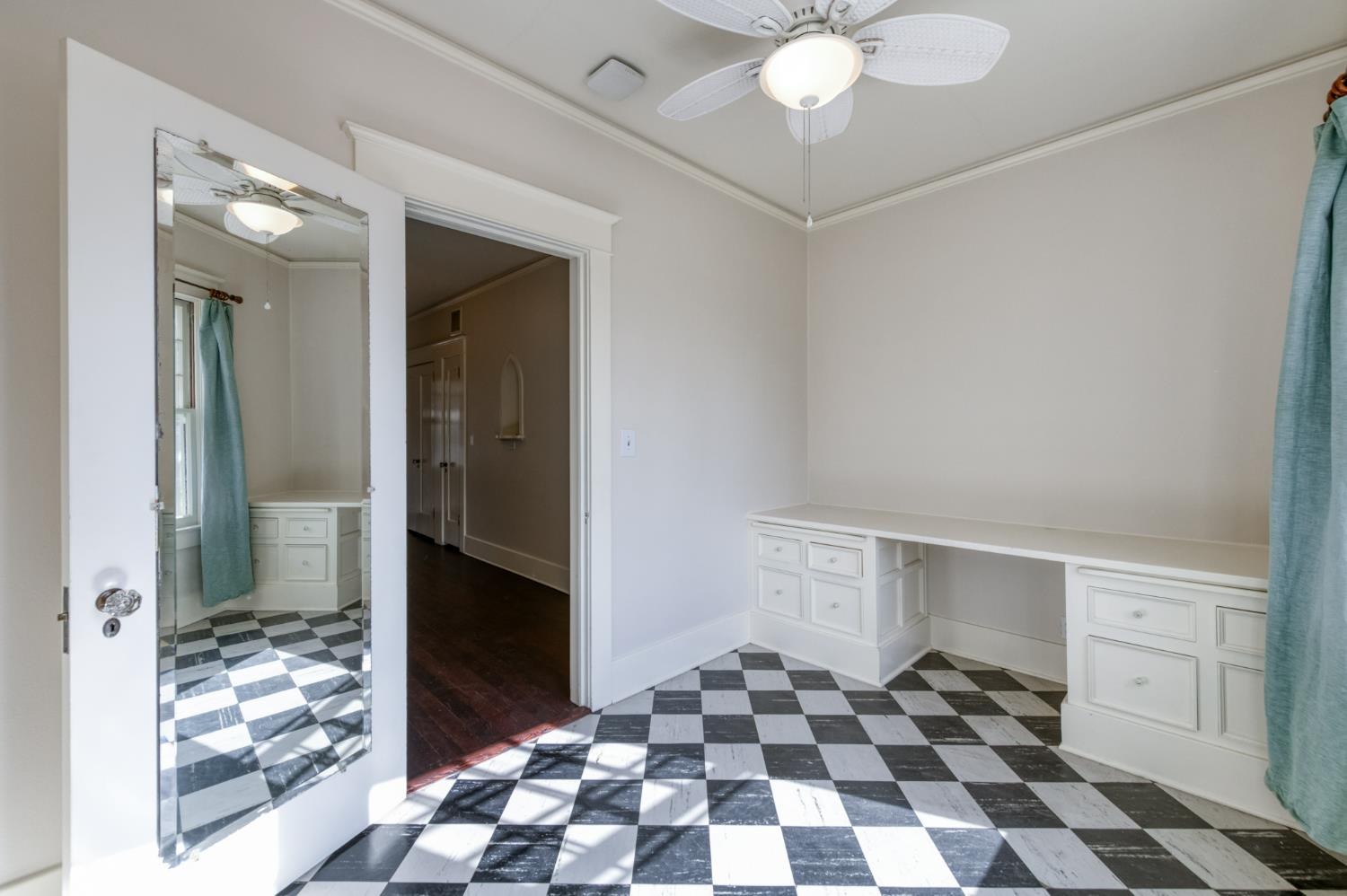 605 E Home Ave, Fresno, CA 93728