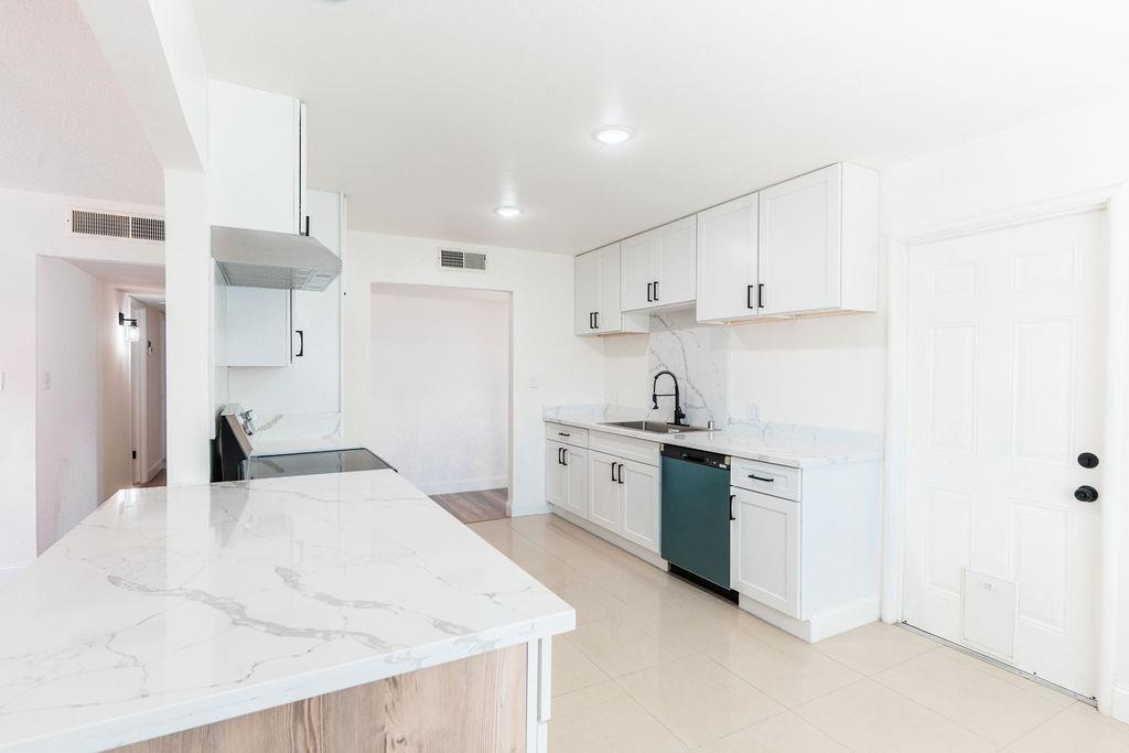 974 W Fairmont, Clovis, CA 93612