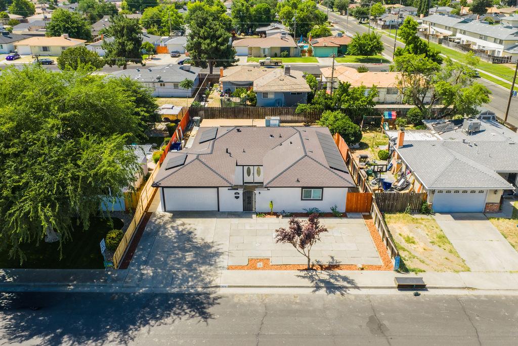 974 W Fairmont, Clovis, CA 93612