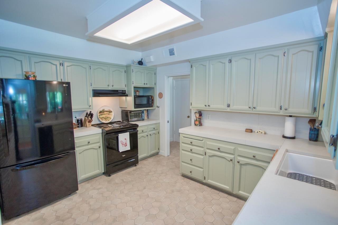 294 San Bruno Ave, Fresno, CA 93704