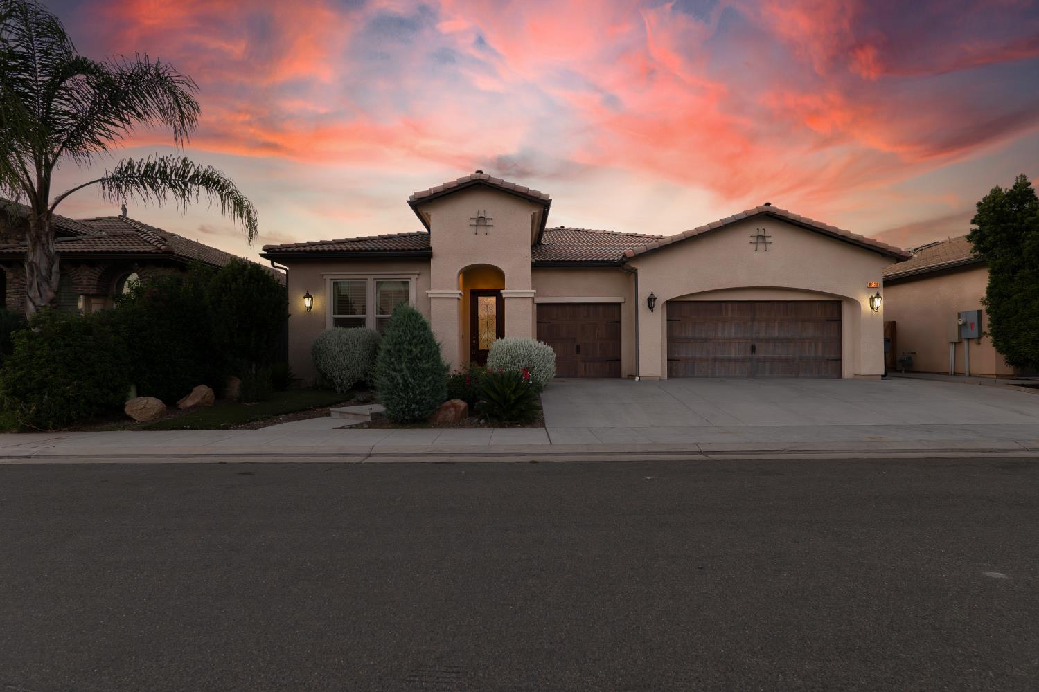 6638 W Kadota Ave, Fresno, CA 93723