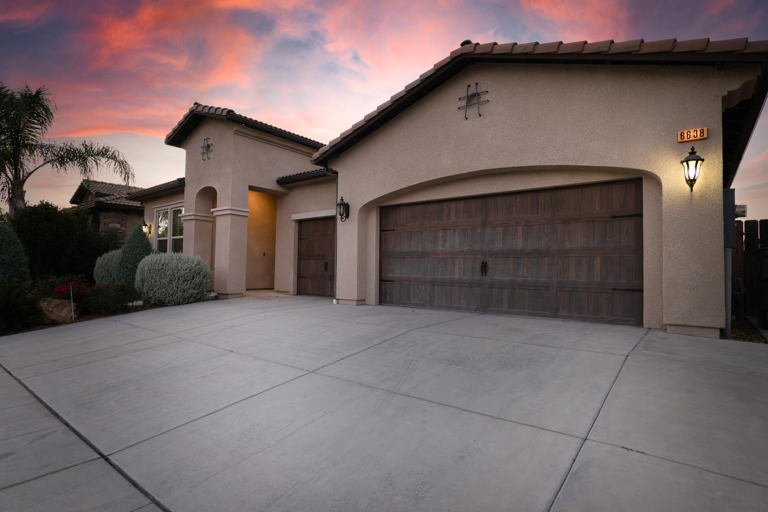 6638 W Kadota Ave, Fresno, CA 93723