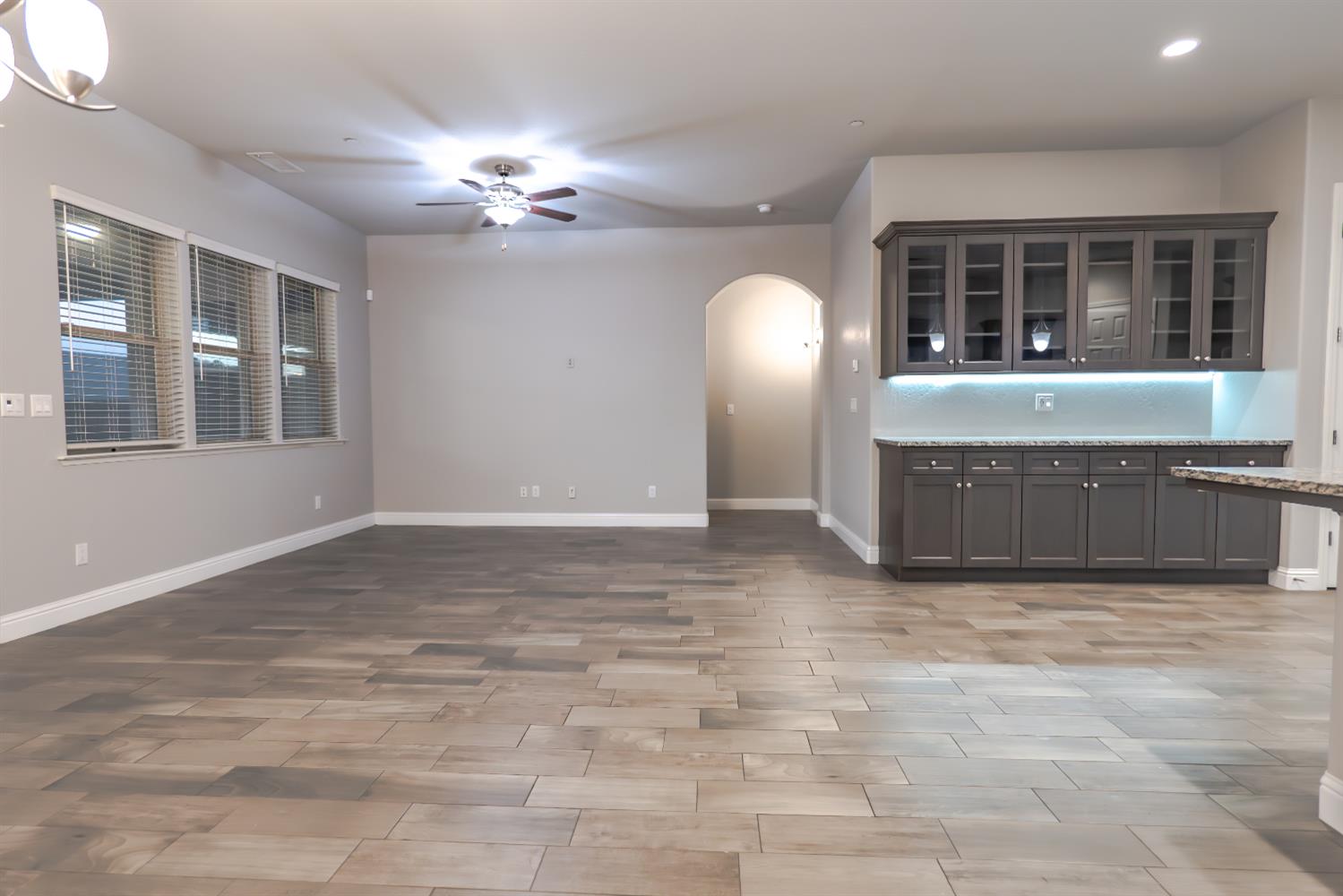 6638 W Kadota Ave, Fresno, CA 93723