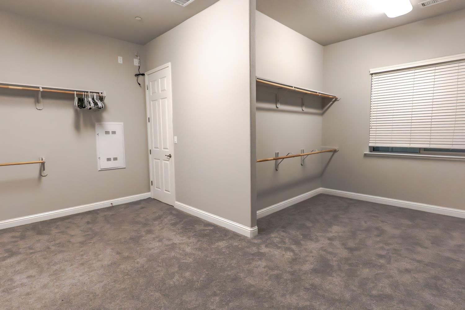 6638 W Kadota Ave, Fresno, CA 93723