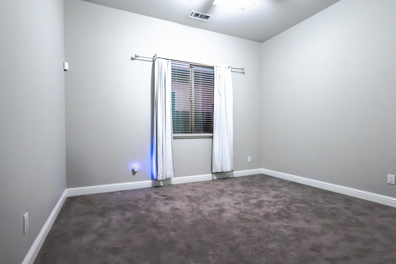 6638 W Kadota Ave, Fresno, CA 93723