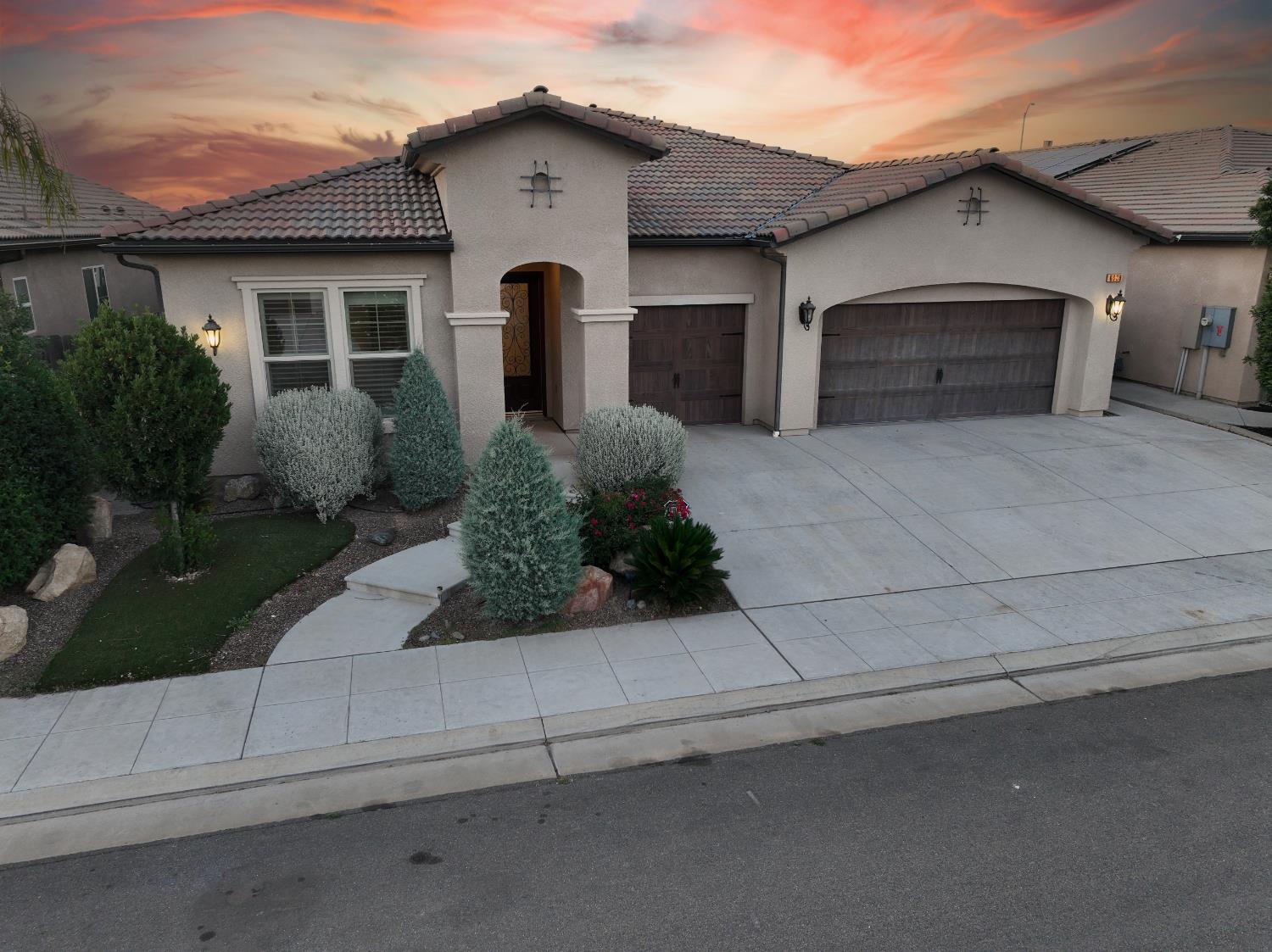 6638 W Kadota Ave, Fresno, CA 93723