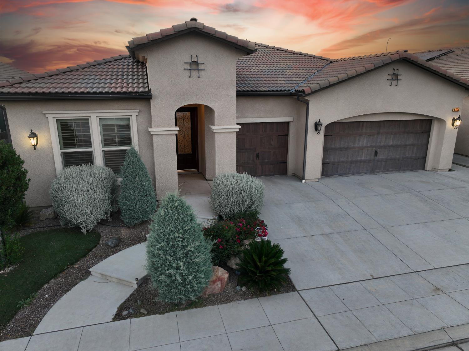 6638 W Kadota Ave, Fresno, CA 93723