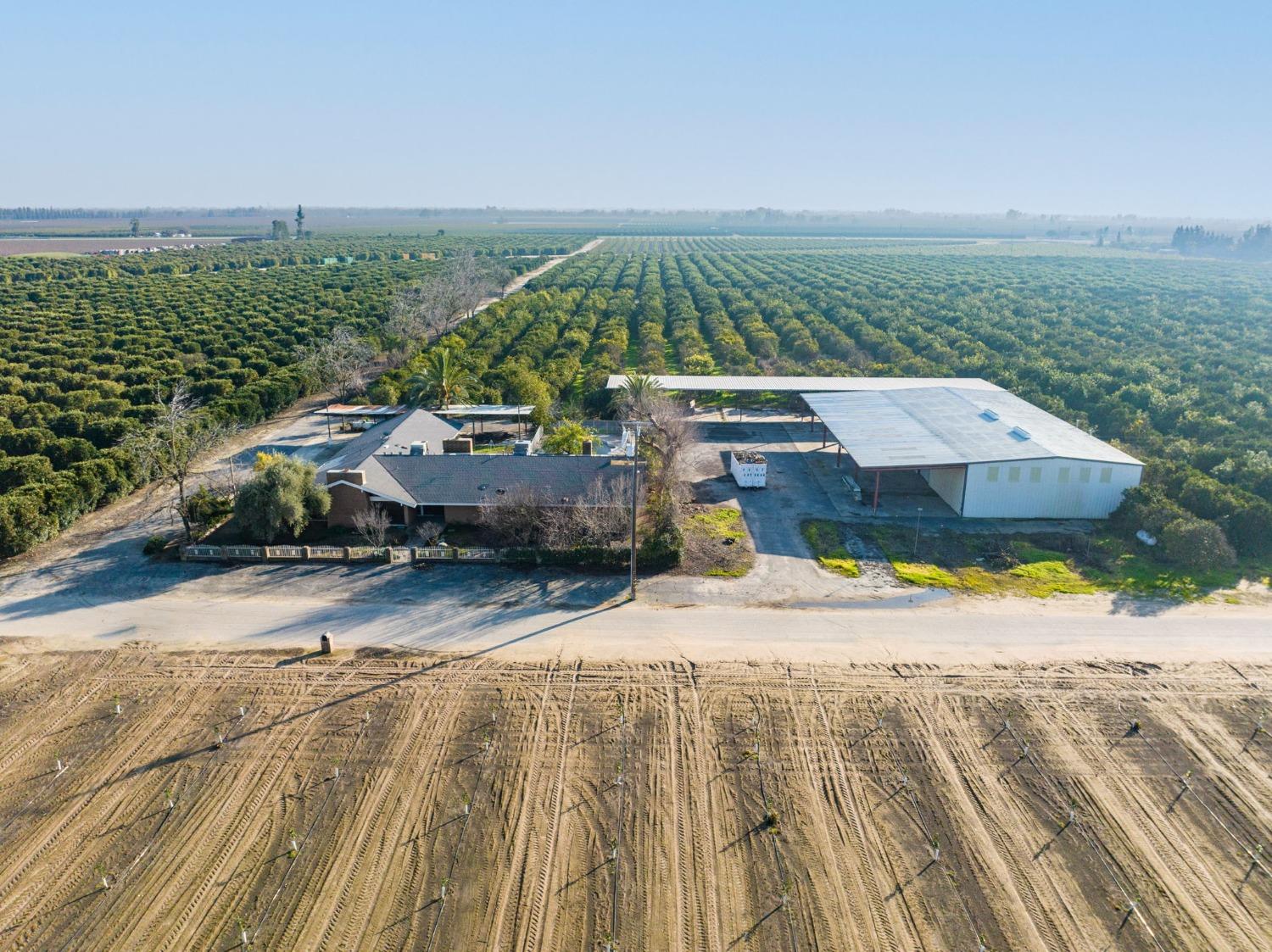 14721 E Tulare Ave, Sanger, CA 93657