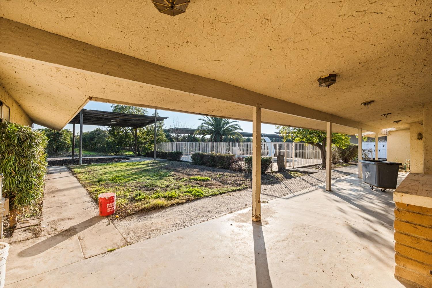 14721 E Tulare Ave, Sanger, CA 93657