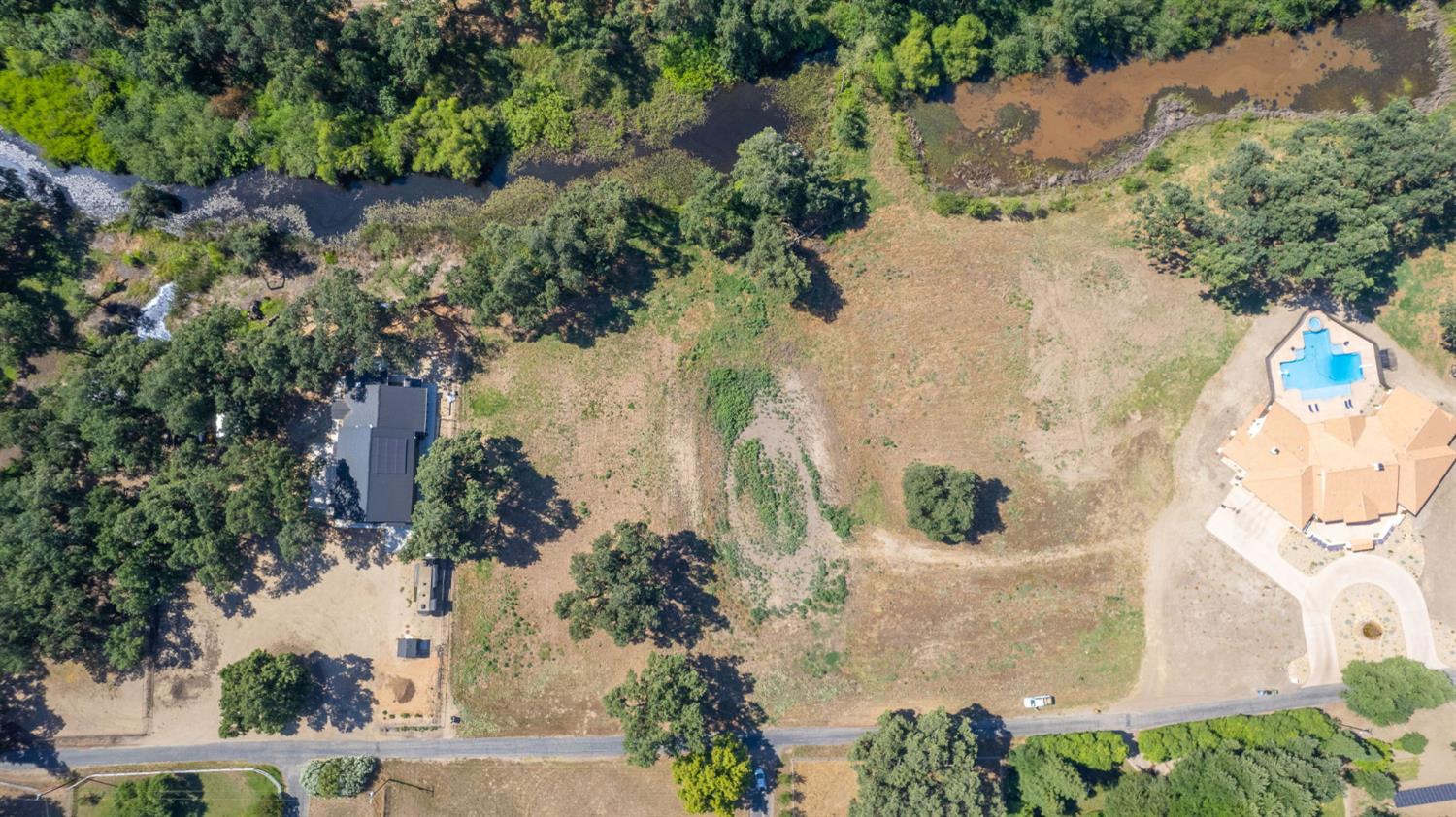 1185 S Riverbend, Sanger, CA 93657