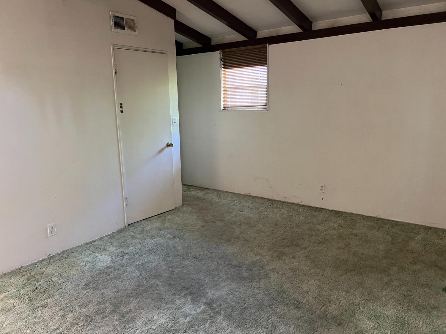 3988 N Fresno St, Fresno, CA 93726