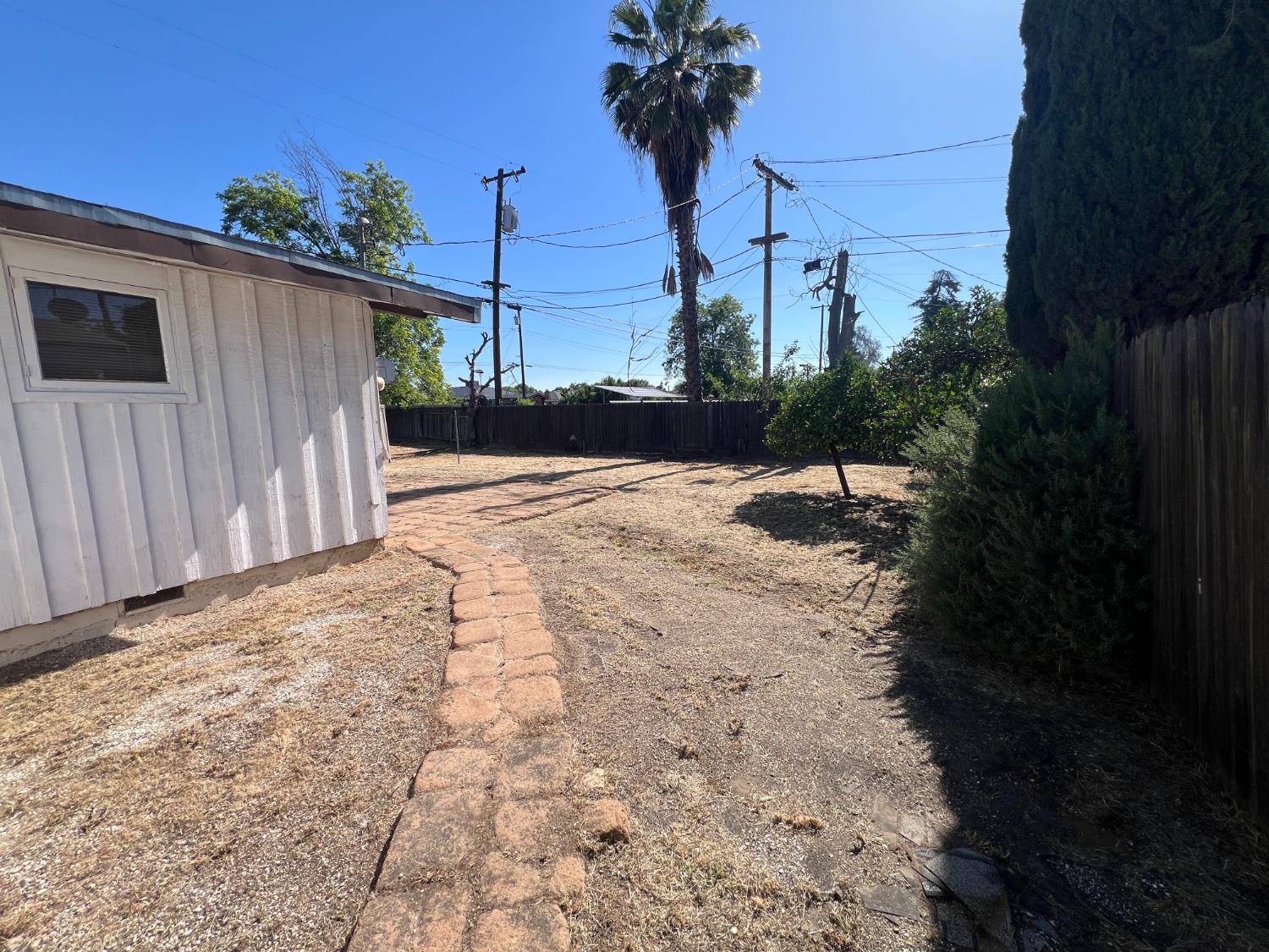 3988 N Fresno St, Fresno, CA 93726