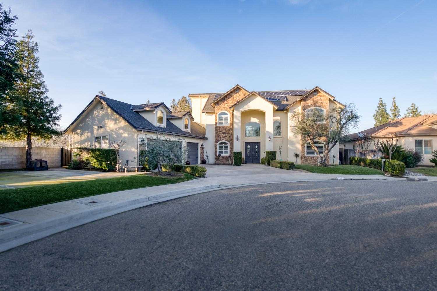 1303 Jordan Ave, Clovis, CA 93611