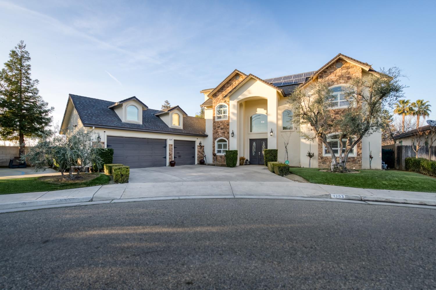1303 Jordan Ave, Clovis, CA 93611