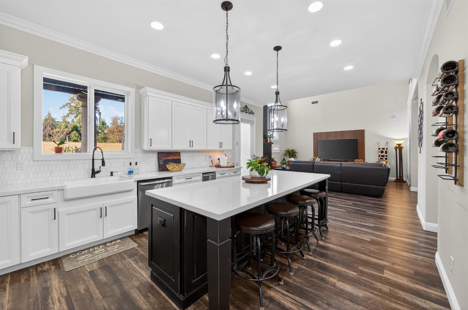 1303 Jordan Ave, Clovis, CA 93611