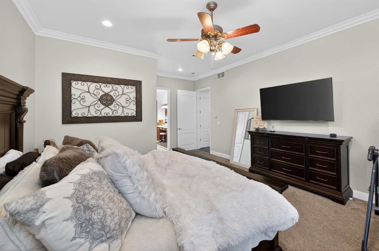 1303 Jordan Ave, Clovis, CA 93611